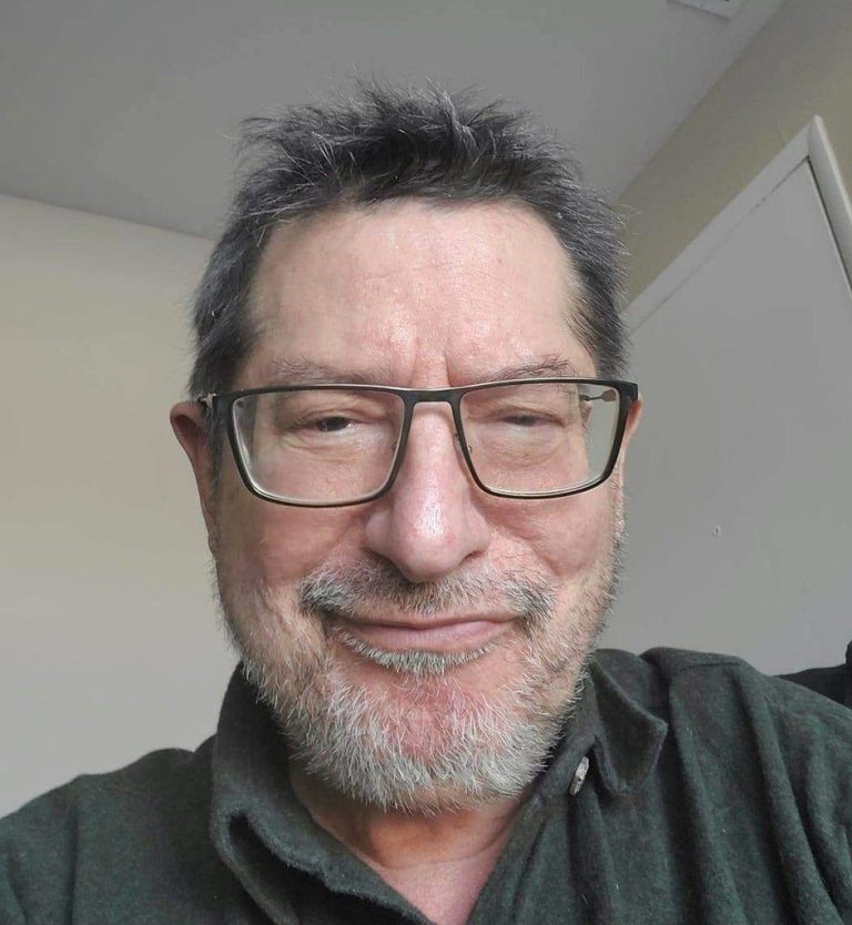 Pulitzer Prize-winning journalist Mark Fritz Mark Fritz, Pulitzer Prize-Winning Foreign Correspondent. Lost on Earth Permanet Dradline