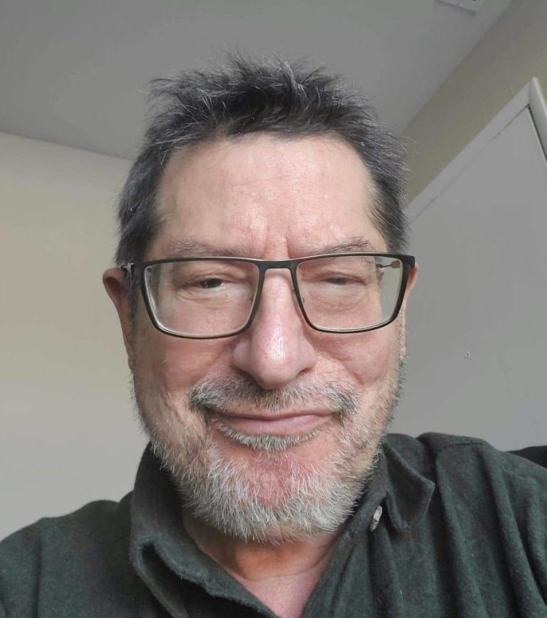 Pulitzer Prize-winning journalist Mark Fritz Mark Fritz, Pulitzer Prize-Winning Foreign Correspondent. Lost on Earth Permanet Dradline